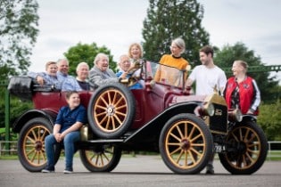 101-YEAR-OLD DRIVES FORD MUSTANG MACH-E 